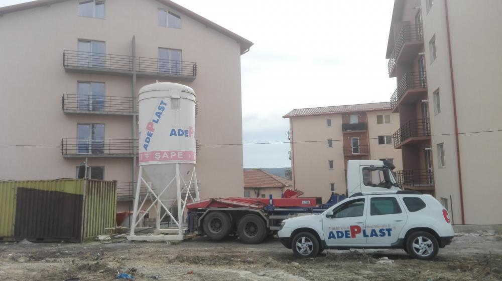 Apartment building in Valea Lupului